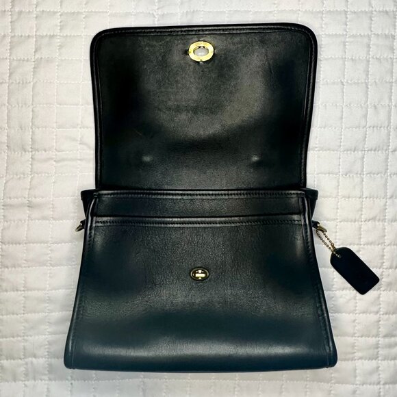 Coach Vintage 1998 Court Bag Black Gold HUNGARY 9870 Hang Tag Crossbody Strap - Picture 12 of 15